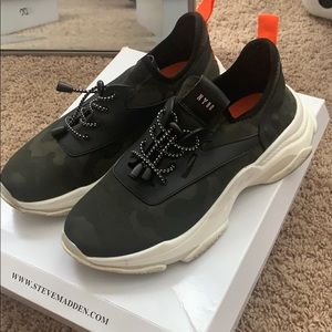Steve Madden Women Sneakers
